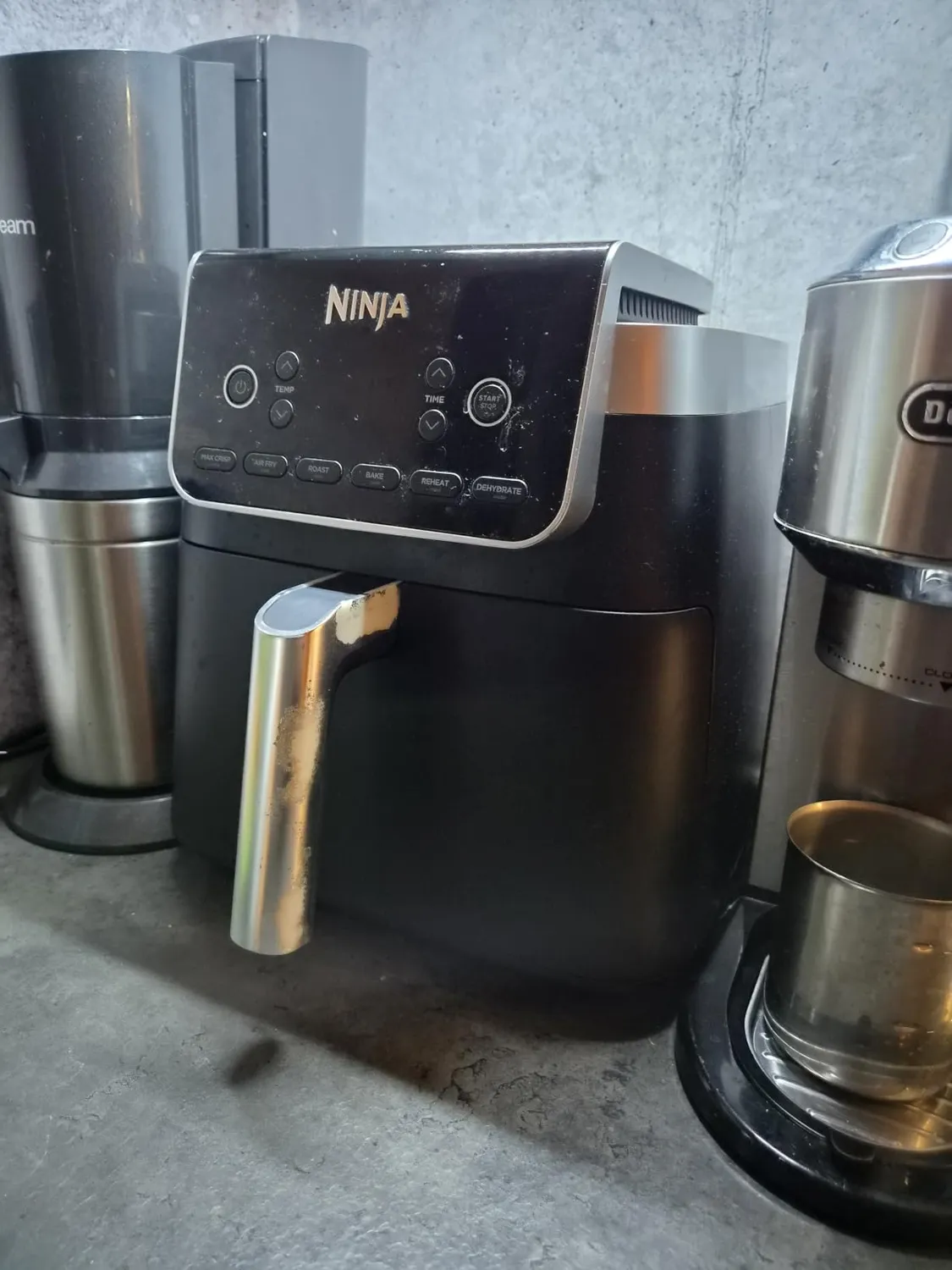 Ninja MAX PRO Heißluftfritteuse 6,2L schwarz-kupfer