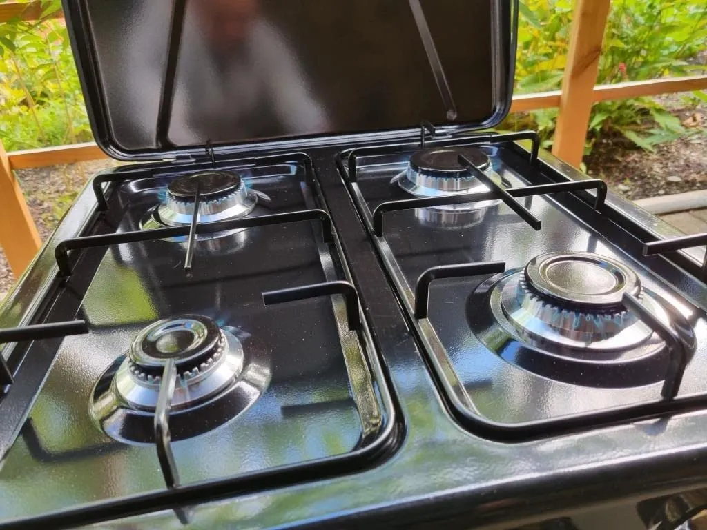 HOMELUX 6,2 kW Gaskocher 4-flammig Schwarz mit Deckel