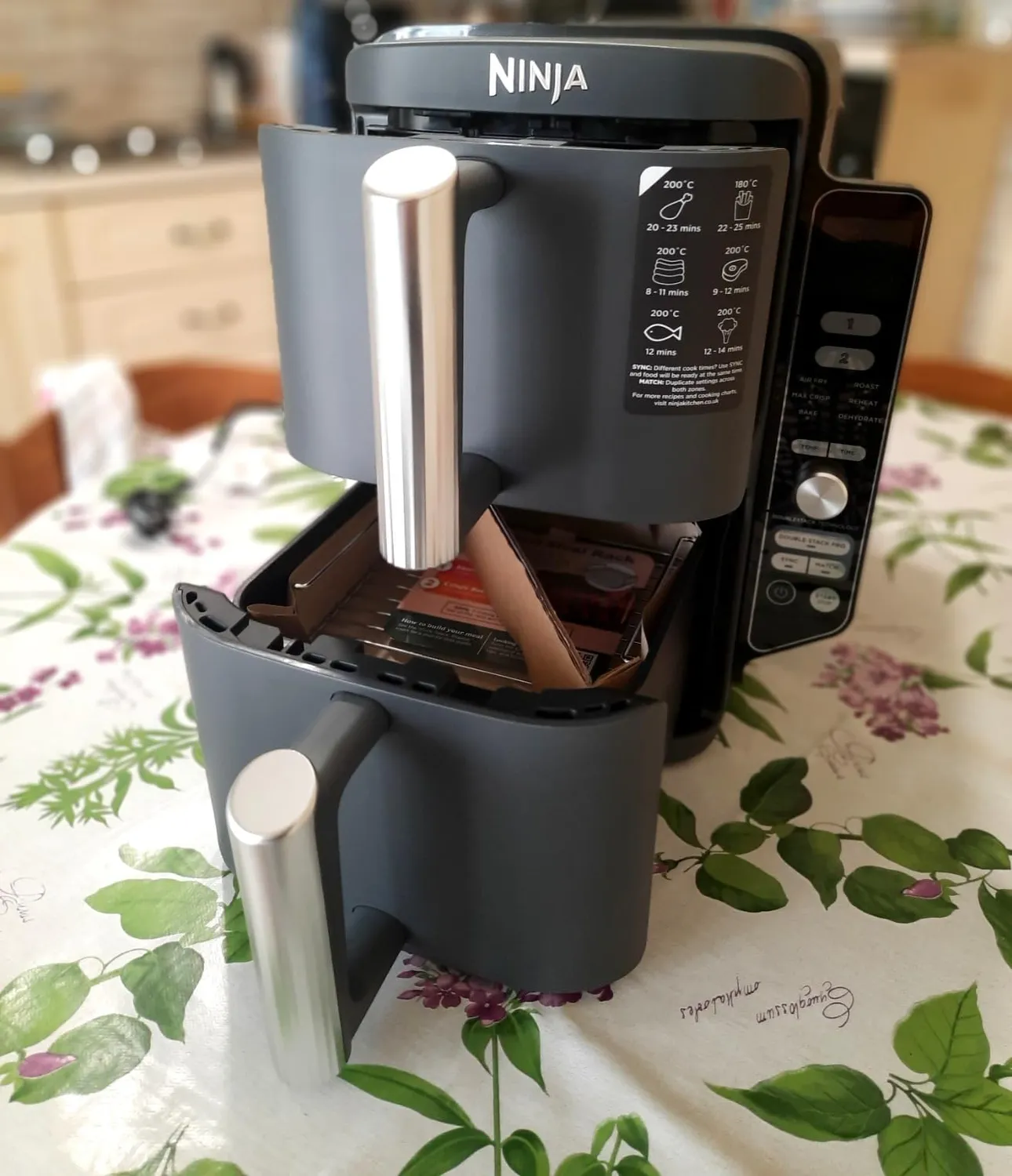 Ninja Double Stack Heißluftfritteuse 7,6L Schwarz 6 Portionen