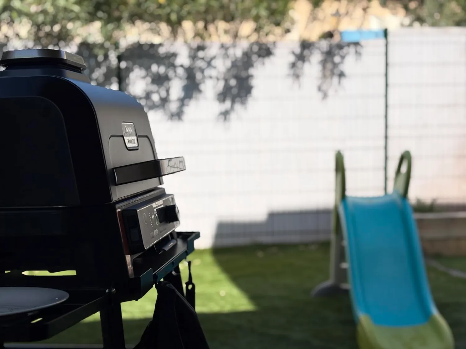 Ninja Woodfire Pro Connect XL BBQ Smoker-Grill Blau Schwarz