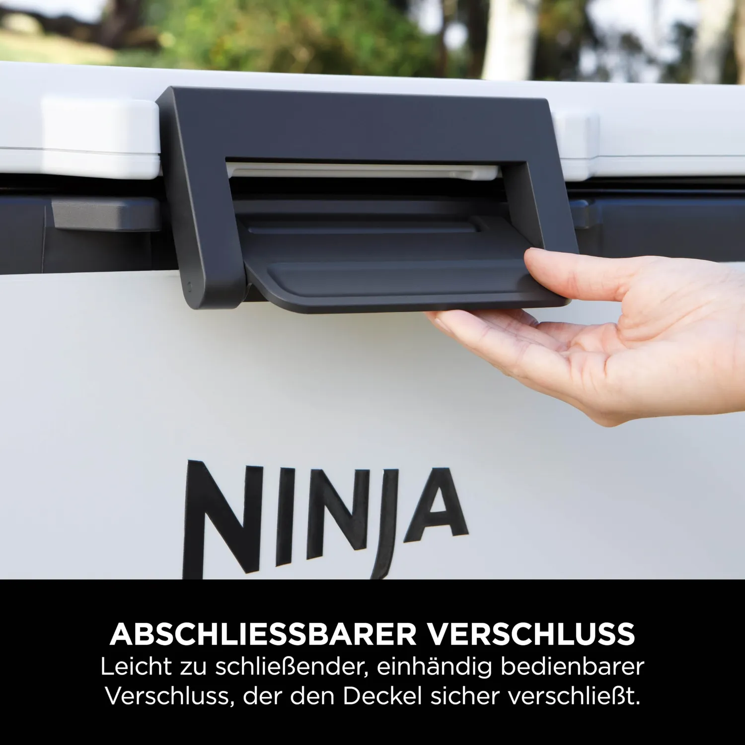 Ninja FrostVault Kühlbox 42 L mit Rollen Weiß Dry-Zone