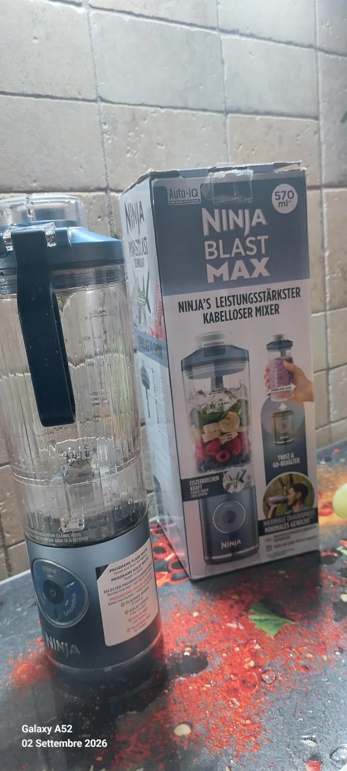 Ninja Blast Max Mixer 570ml Marineblau Akku USB Smoothie Maker