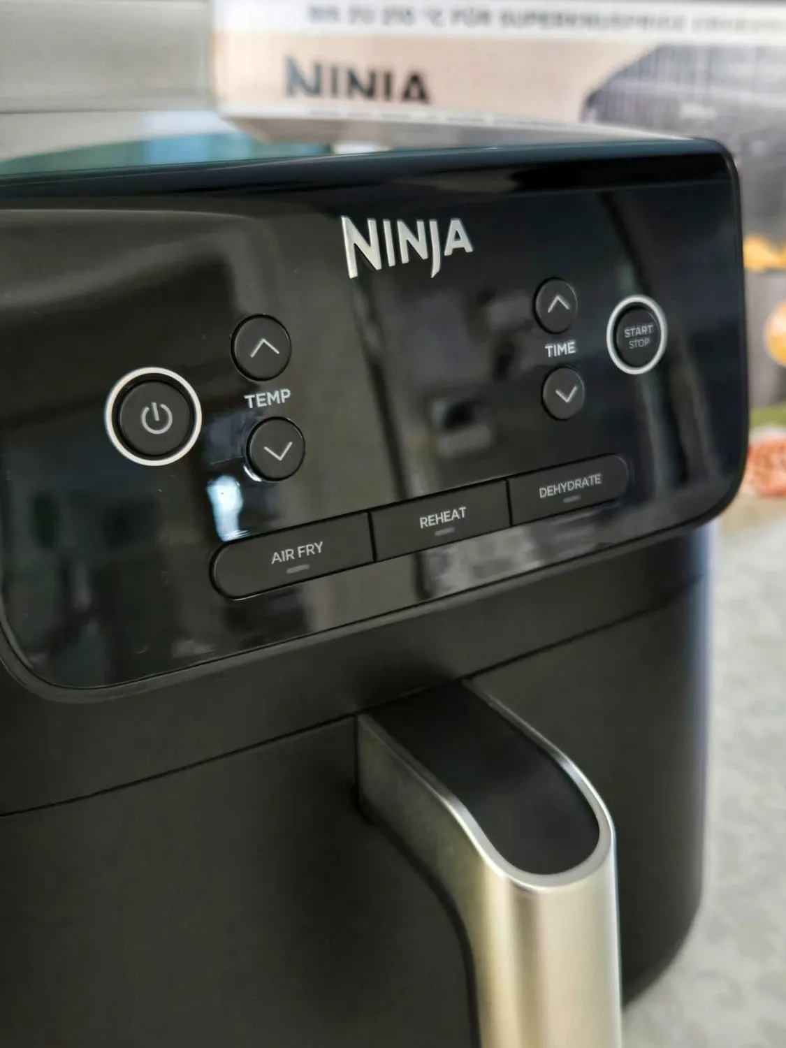 Ninja 3-in-1 Heißluftfritteuse Schwarz 4,7 l AirCrisp