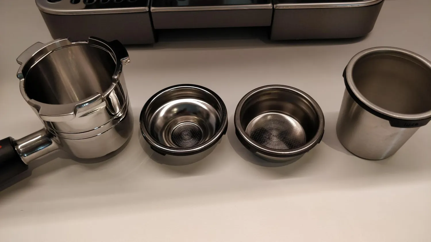 Ninja Luxe Premier 3-in-1 Espressomaschine Grau-Metall Mahlwerk