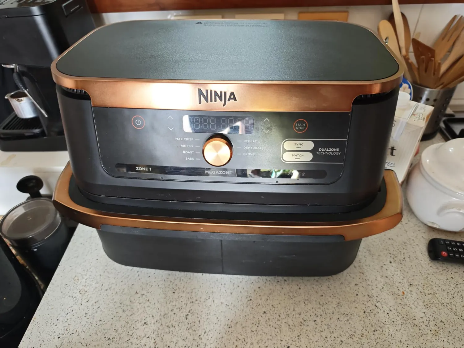 Ninja Foodi FlexDrawer Heißluftfritteuse 10,4 L Schwarz