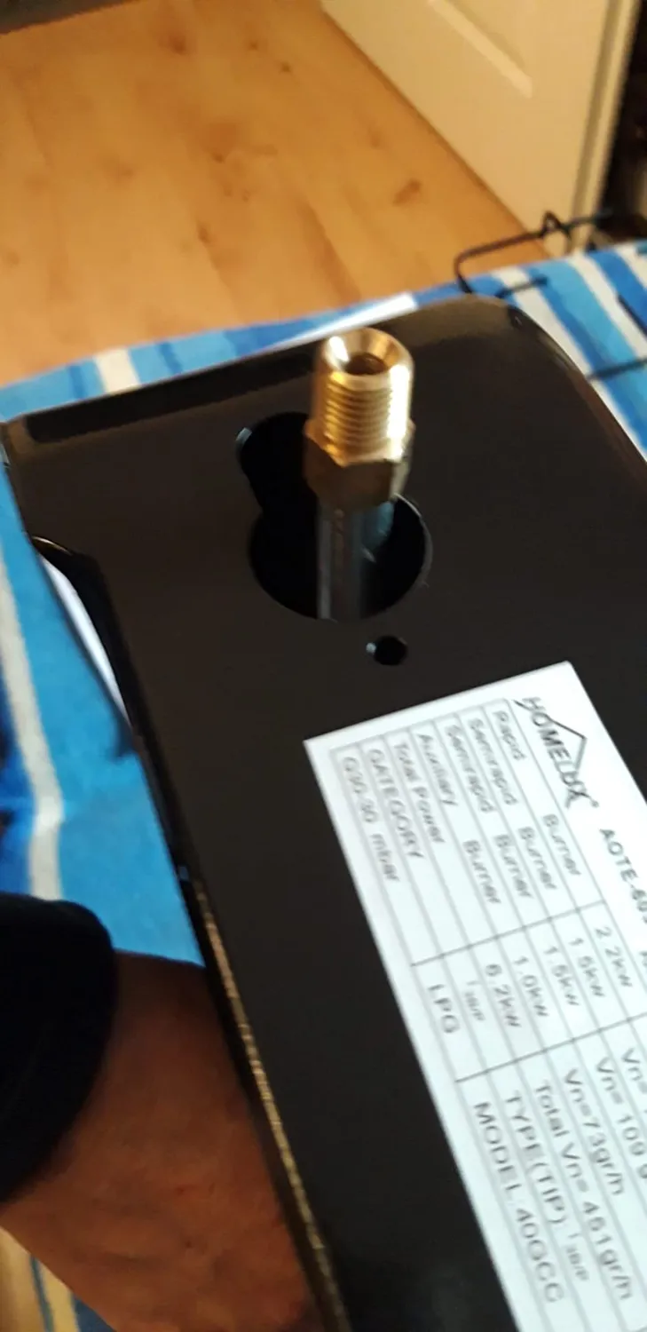 HOMELUX 6,2 kW Gaskocher 4-flammig Schwarz mit Deckel