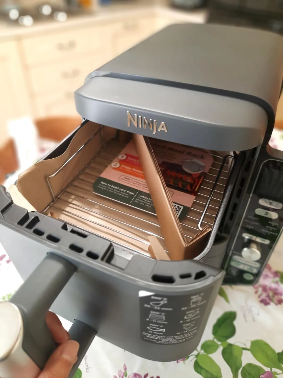 Ninja Double Stack Heißluftfritteuse 7,6L Schwarz 6 Portionen