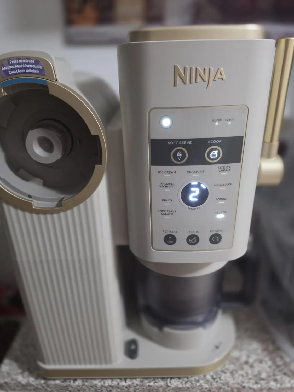 Ninja CREAMi Scoop & Swirl Eismaschine platinsilber