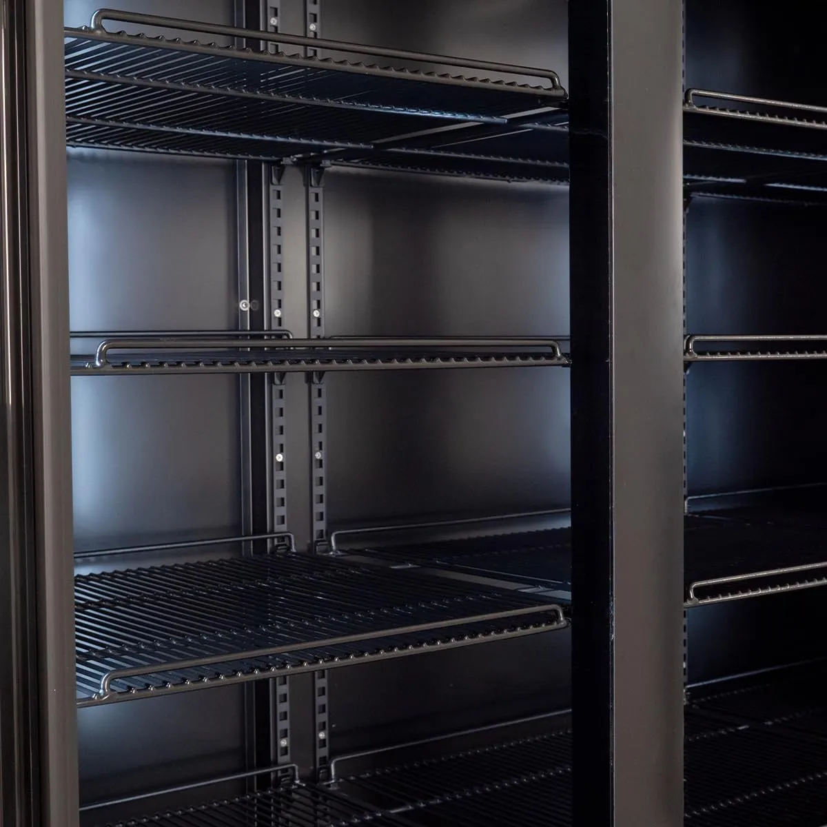 GastroHero ECO 1500 Getränkekühlschrank 1582 L Schwarz