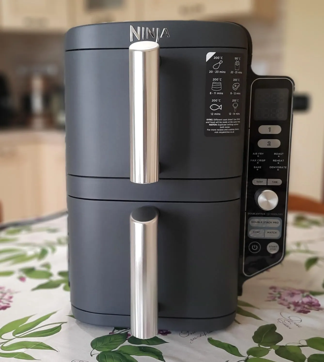 Ninja Double Stack Heißluftfritteuse 7,6L Schwarz 6 Portionen