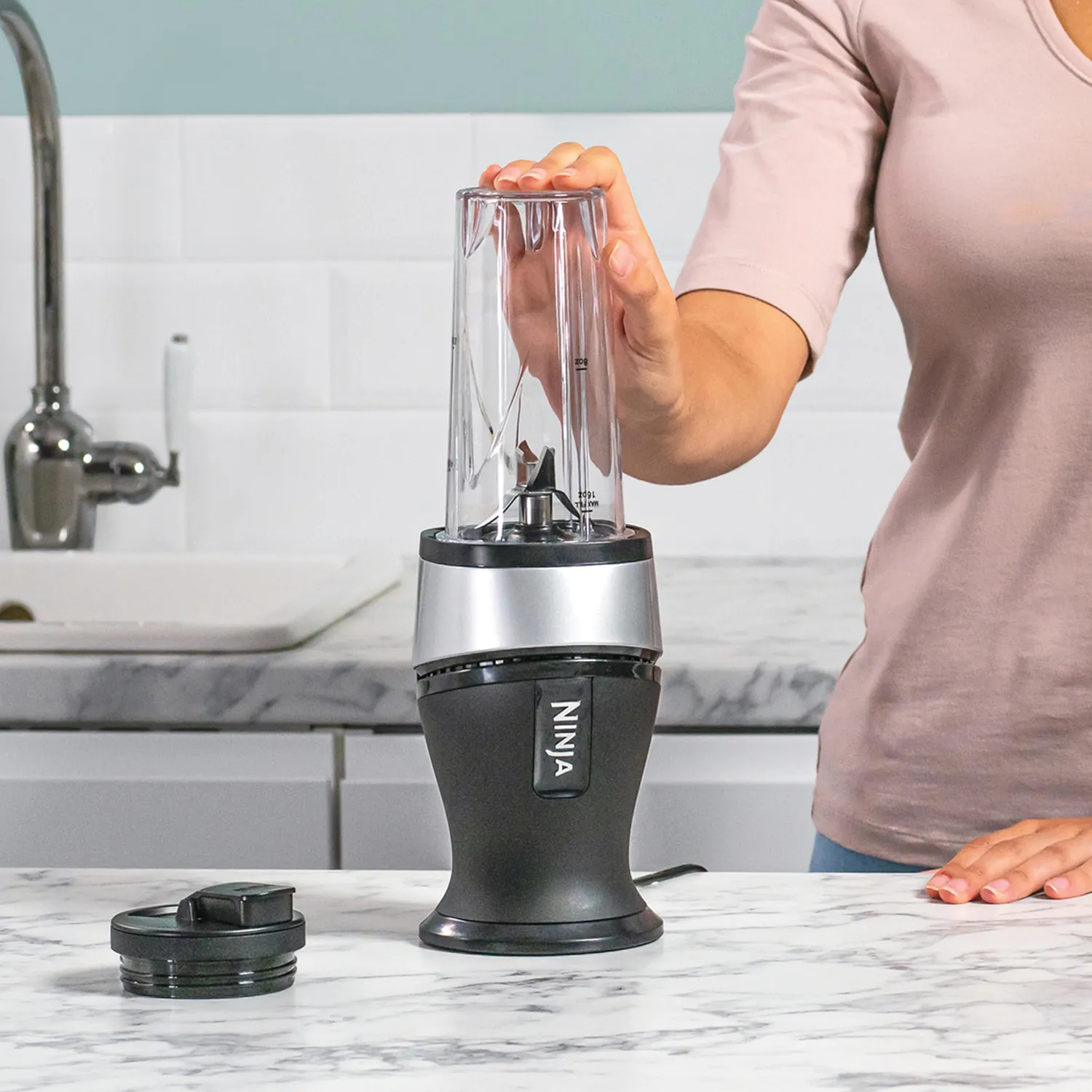 Ninja Slim Mixer Smoothie-Maker 2x470ml 700W mit Becher