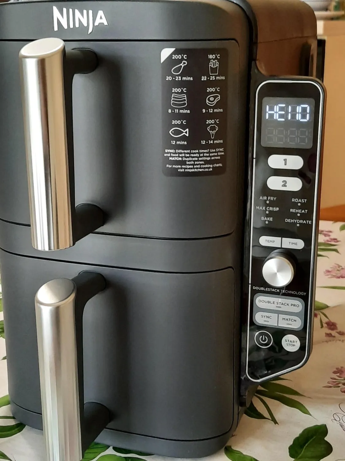 Ninja Double Stack Heißluftfritteuse 7,6L Schwarz 6 Portionen