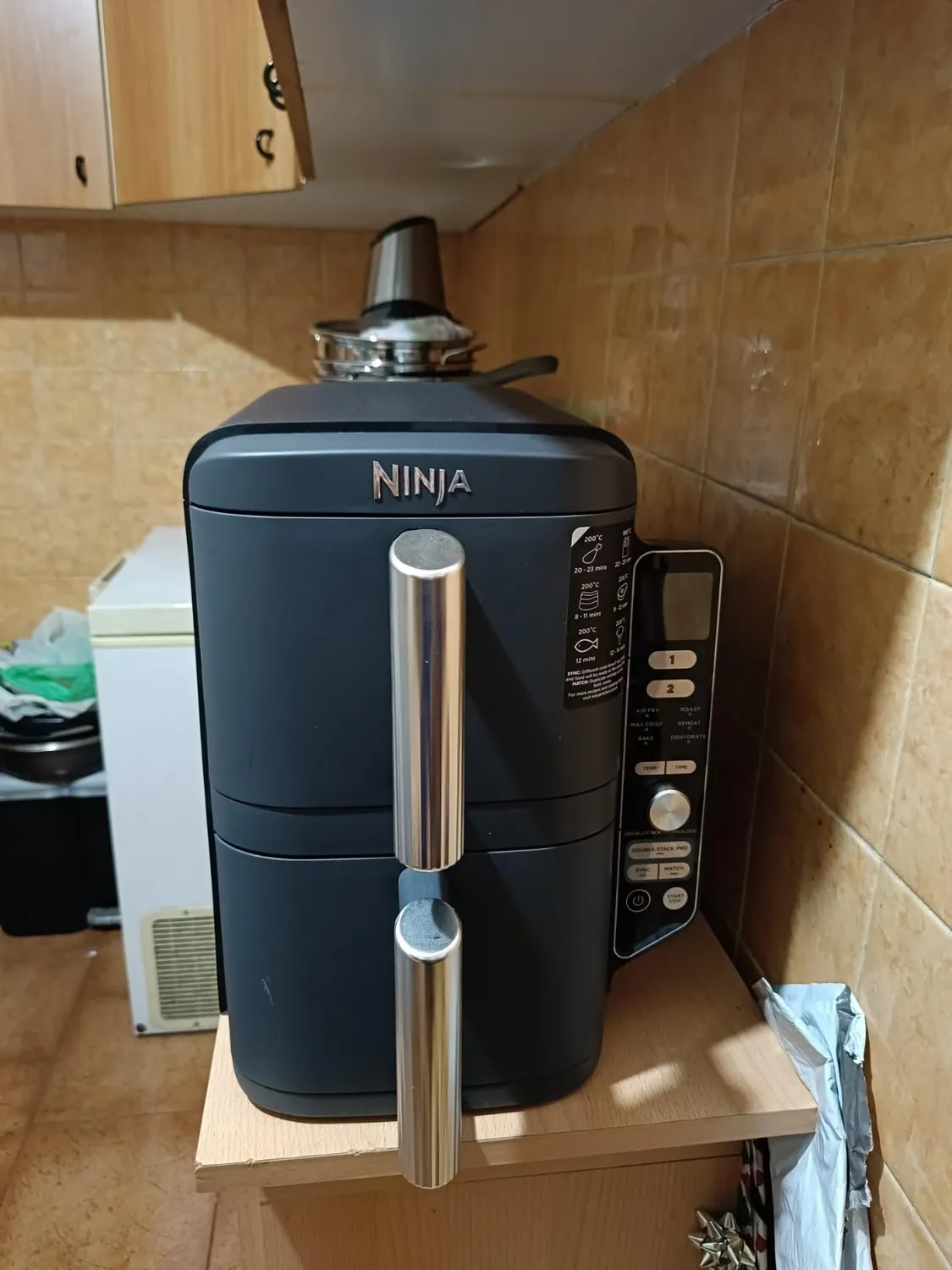 Ninja Double Stack Heißluftfritteuse 7,6L Schwarz 6 Portionen