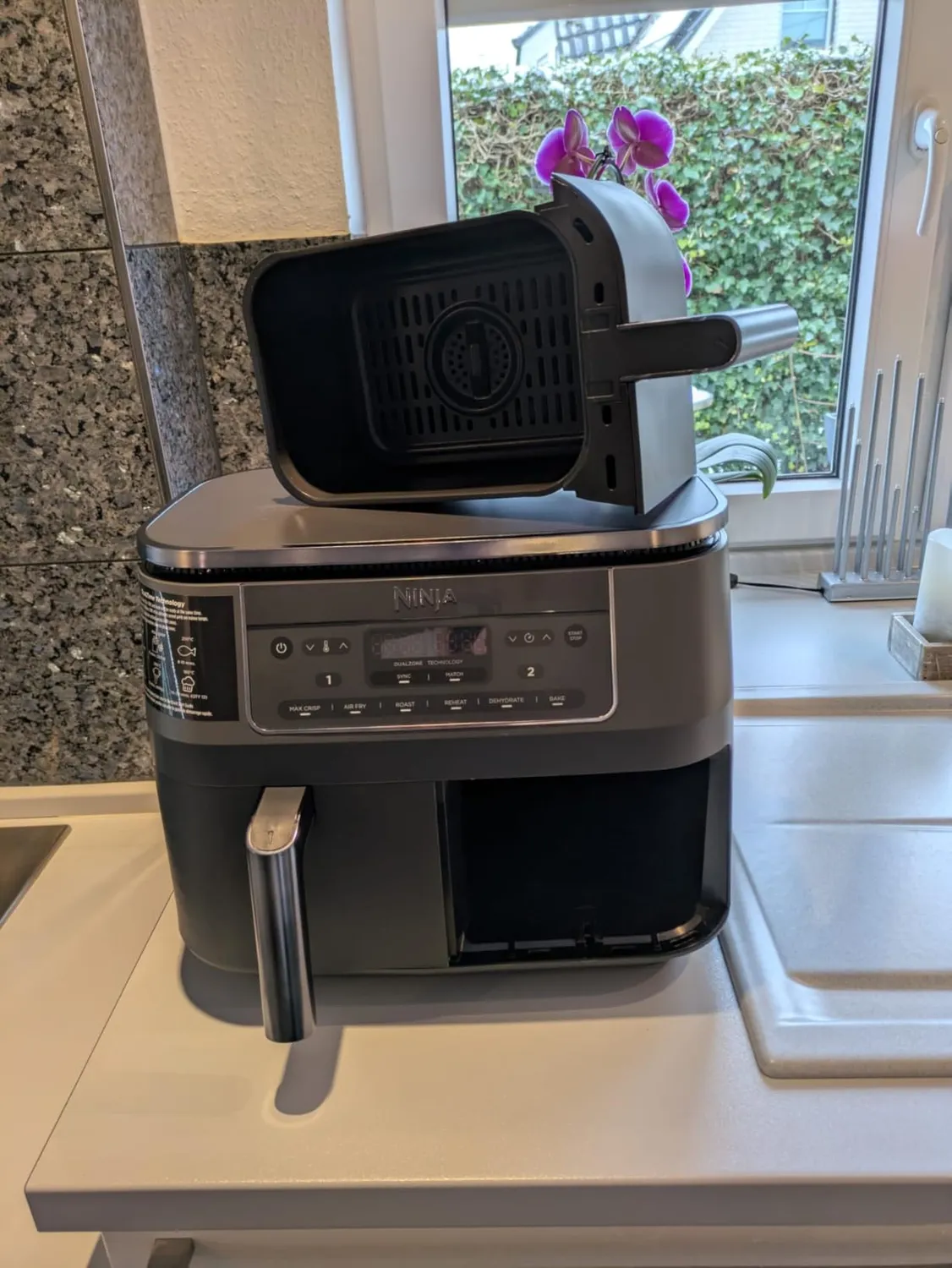 Ninja Dual Zone Heißluftfritteuse 7,6 L Metallic Grau