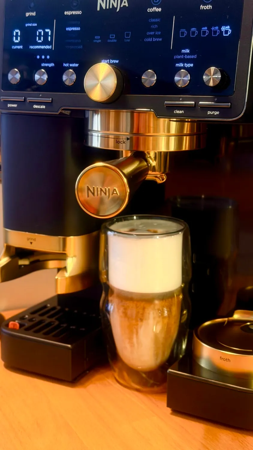 Ninja Luxe Pro ES701EUBR Kaffeemaschine mit Mahlwerk