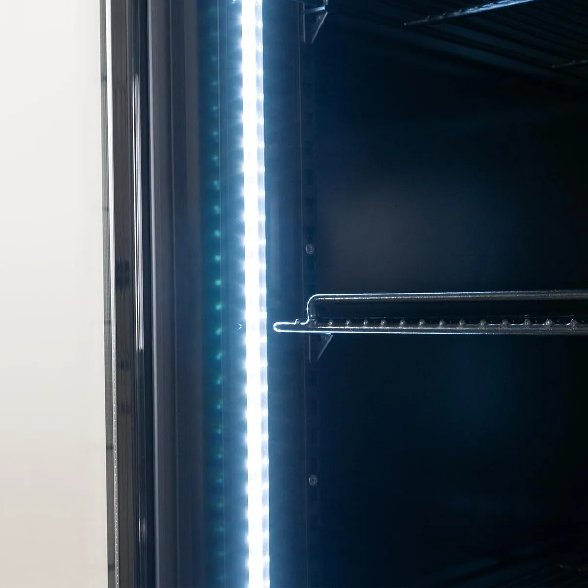 GastroHero ECO 1500 Getränkekühlschrank 1582 L Schwarz