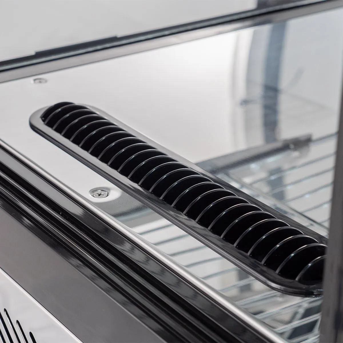 GastroHero KV-160 Kühlvitrine 160L schwarz