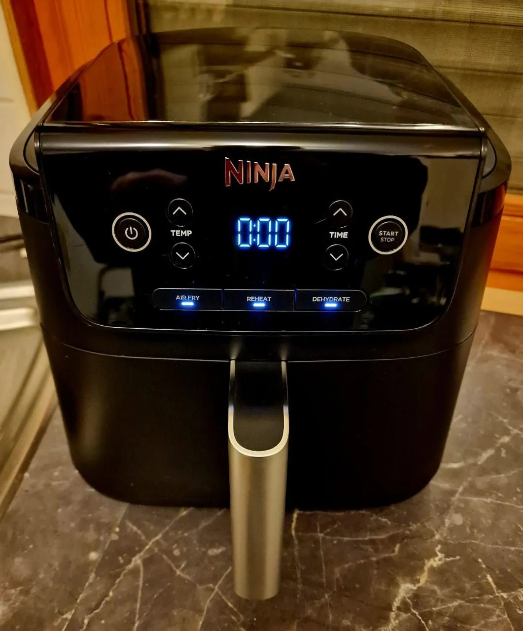Ninja 3-in-1 Heißluftfritteuse Schwarz 4,7 l AirCrisp