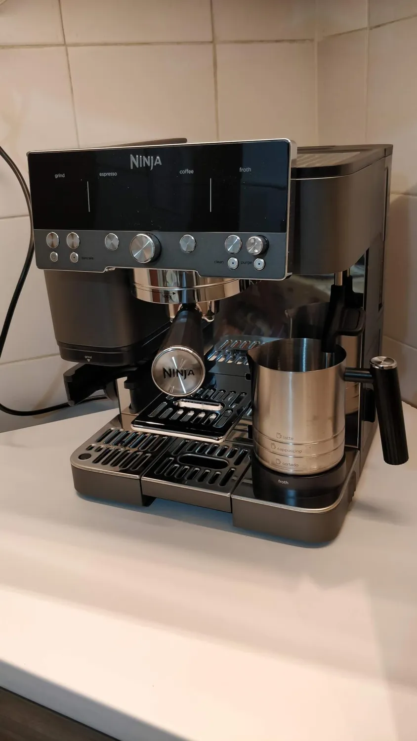 Ninja Luxe Premier 3-in-1 Espressomaschine Grau-Metall Mahlwerk