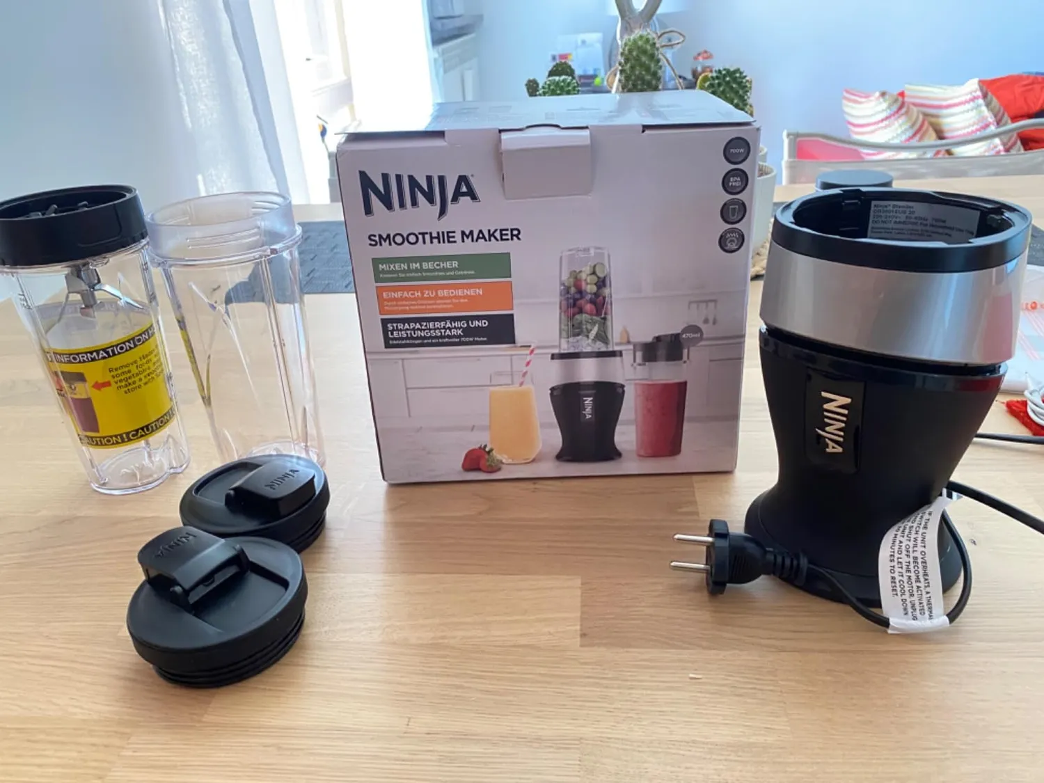 Ninja Slim Mixer Smoothie-Maker 2x470ml 700W mit Becher