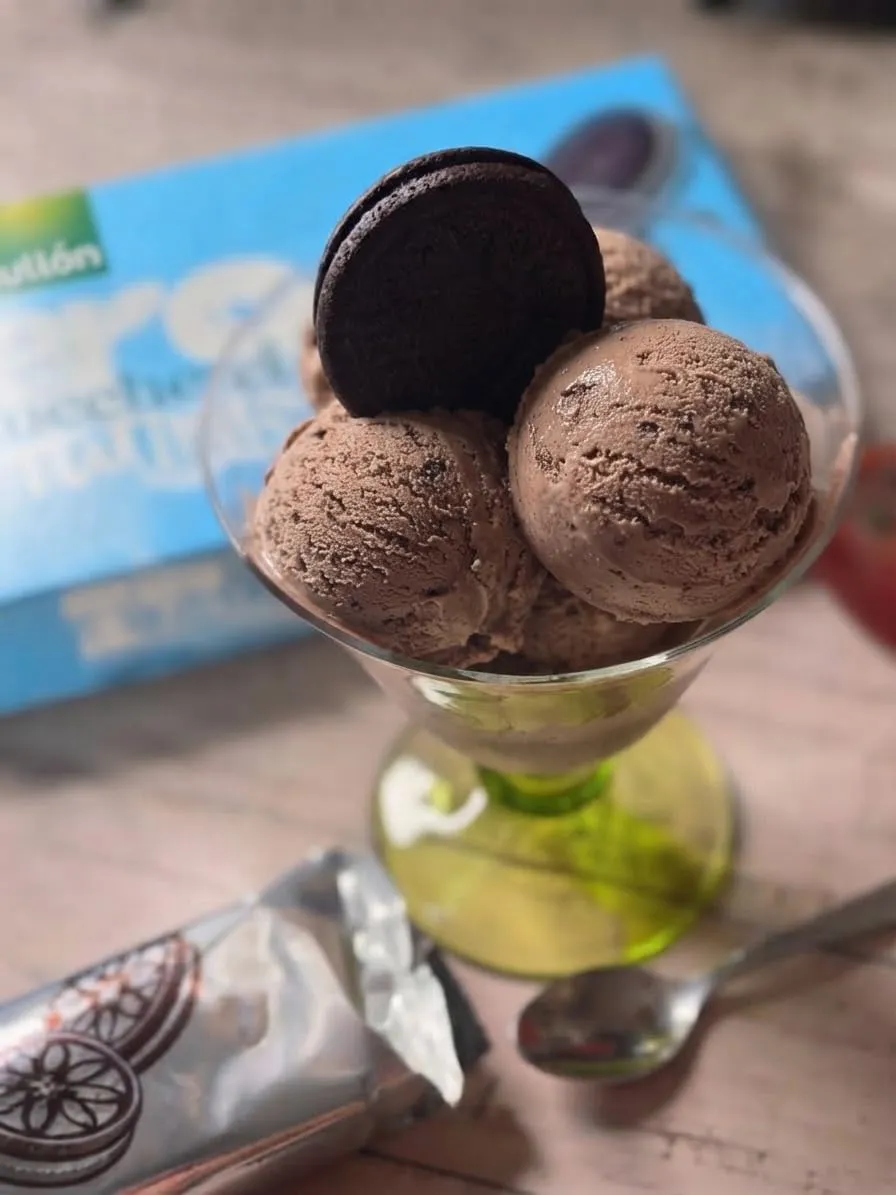 Ninja CREAMi Scoop & Swirl Eismaschine platinsilber