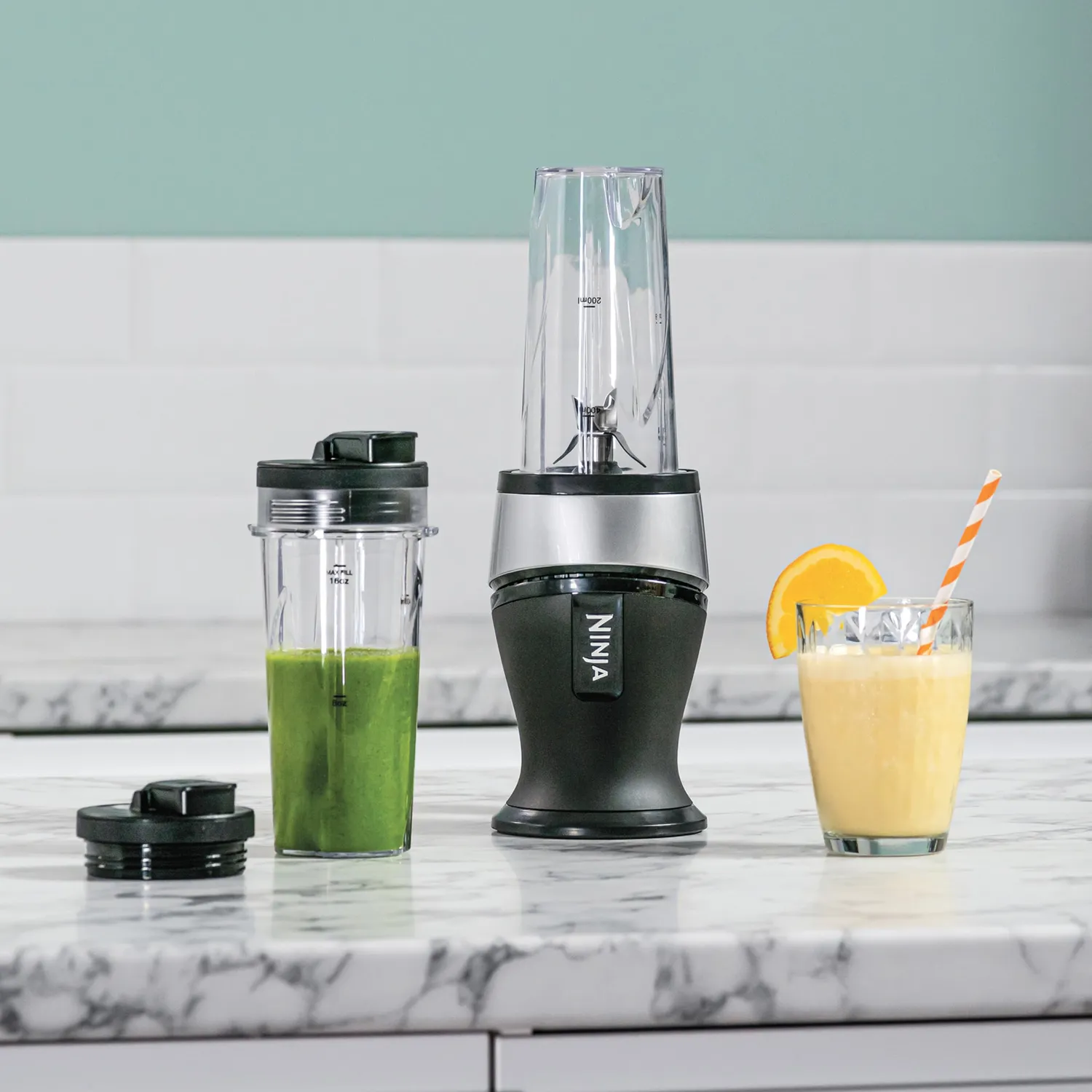 Ninja Slim Mixer Smoothie-Maker 2x470ml 700W mit Becher