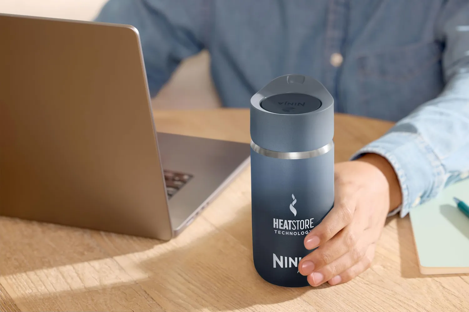 Ninja Sip Perfect DW1203 Trinkflasche 300 ml isoliert